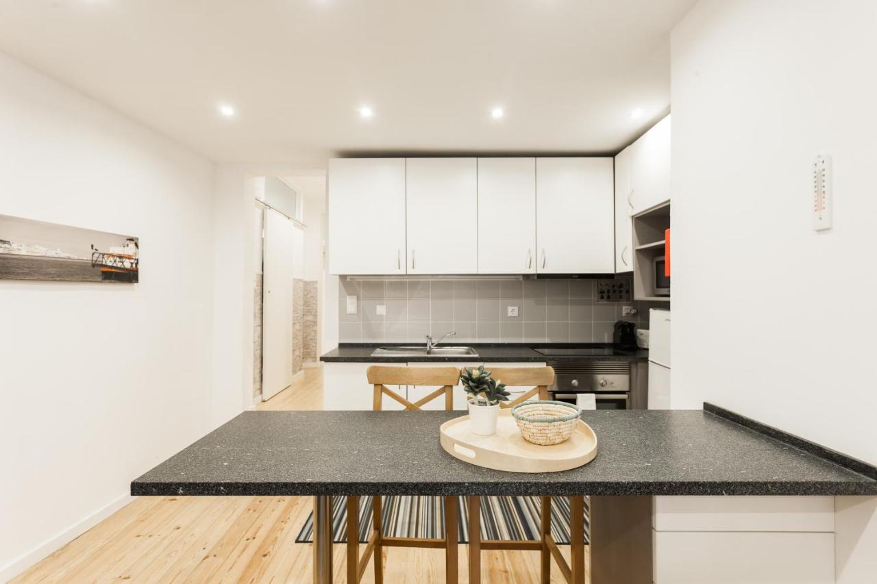 Flh Alfama Cozy Apartment Lisbon Bagian luar foto